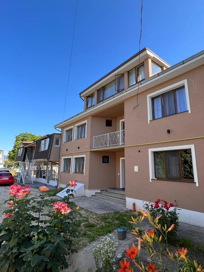 Premont Studios Ghimbav Экстерьер фото