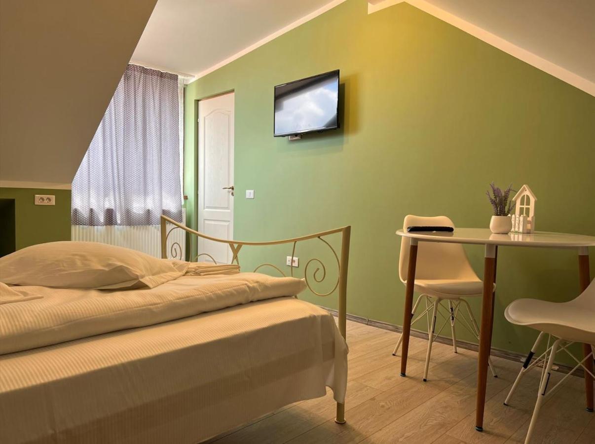 Premont Studios Ghimbav Экстерьер фото