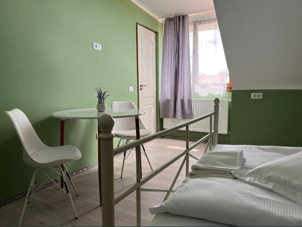 Premont Studios Ghimbav Экстерьер фото